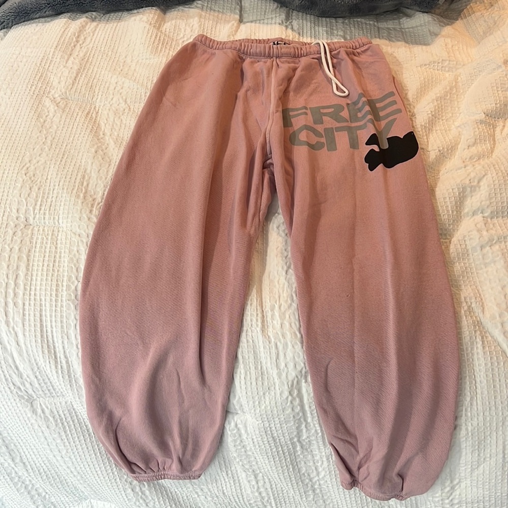 Free city sweat pants size medium light pink